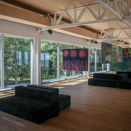 아파트호텔 Nowa Zatoka Centrum Art & Business *